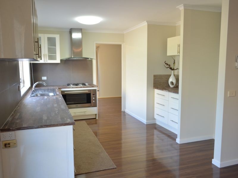 44 Carbon Crescent, Mill Park VIC 3082