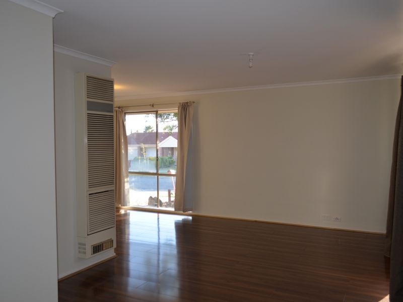 44 Carbon Crescent, Mill Park VIC 3082