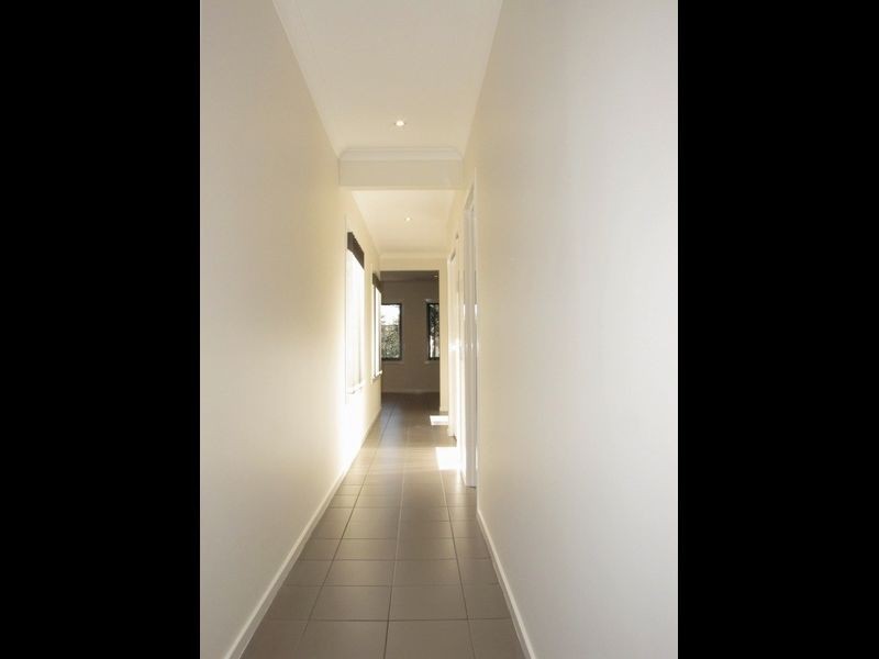 8 Antigua Walk, Epping VIC 3076