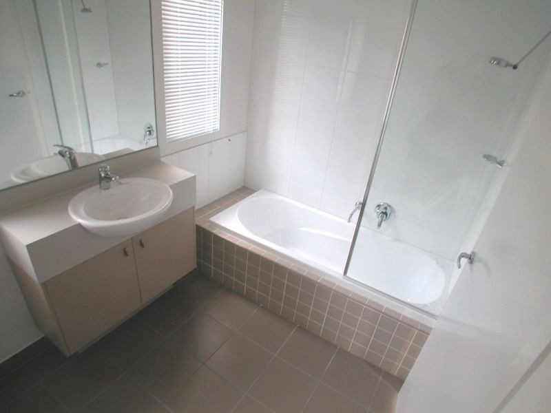 8 Antigua Walk, Epping VIC 3076