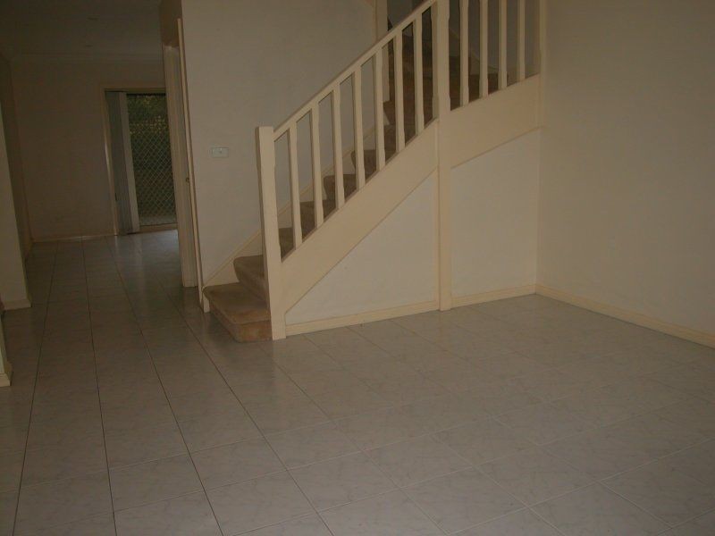 4/4 Rivergum Drive, Mill Park VIC 3082