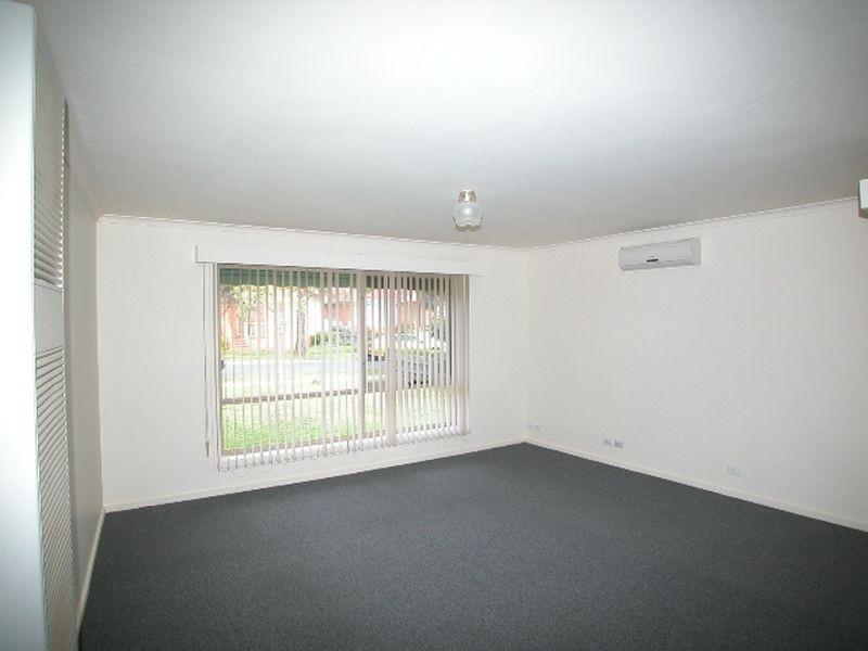 42 Friendship Avenue, Mill Park VIC 3082