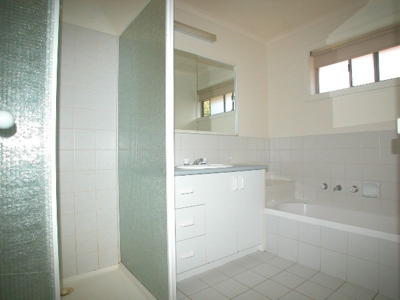 42 Friendship Avenue, Mill Park VIC 3082