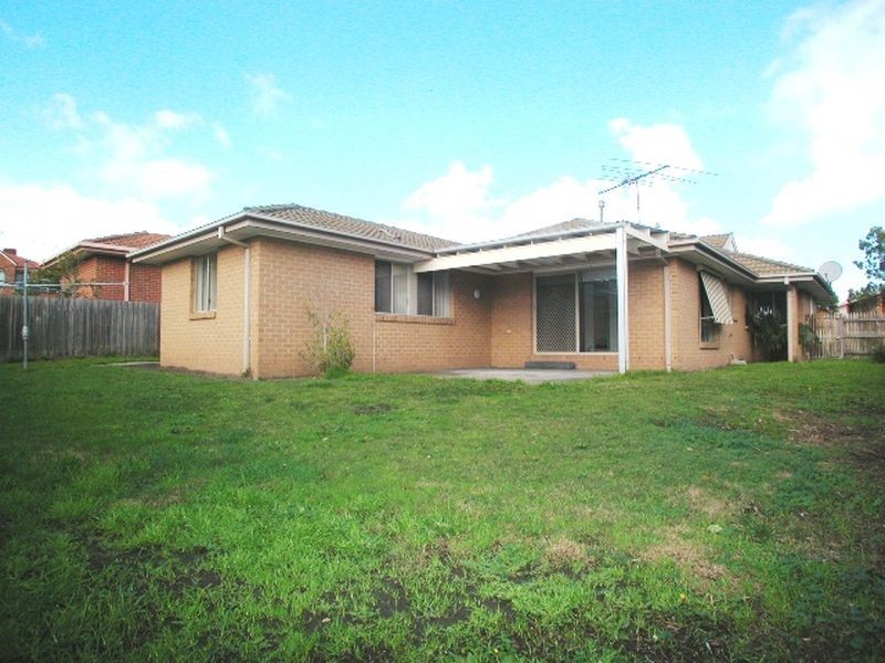 42 Friendship Avenue, Mill Park VIC 3082