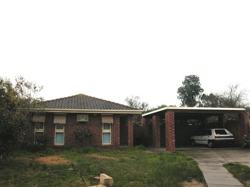5 Redfield Court, Mill Park VIC 3082