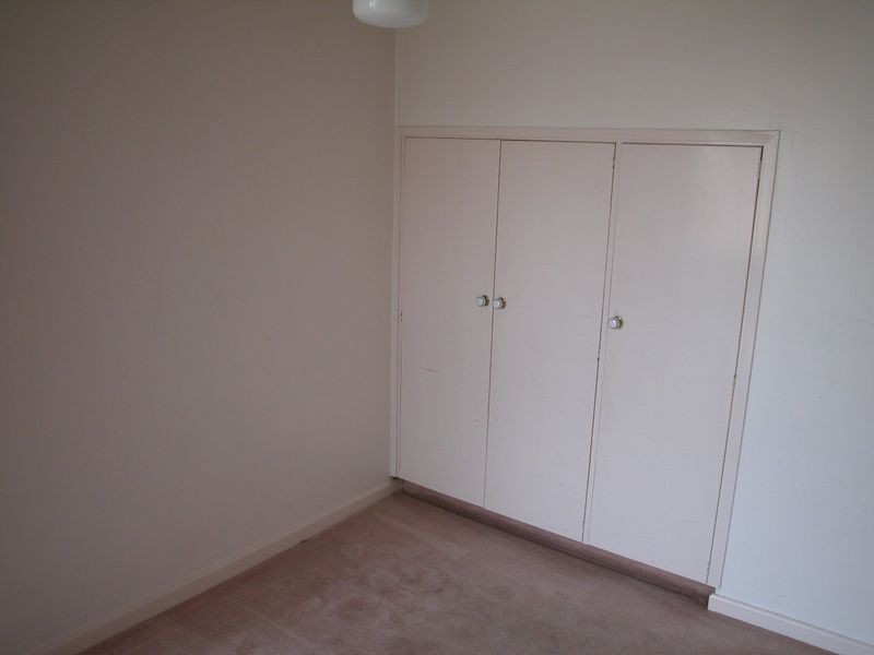 11/2 St Kinnord Street, Essendon VIC 3040