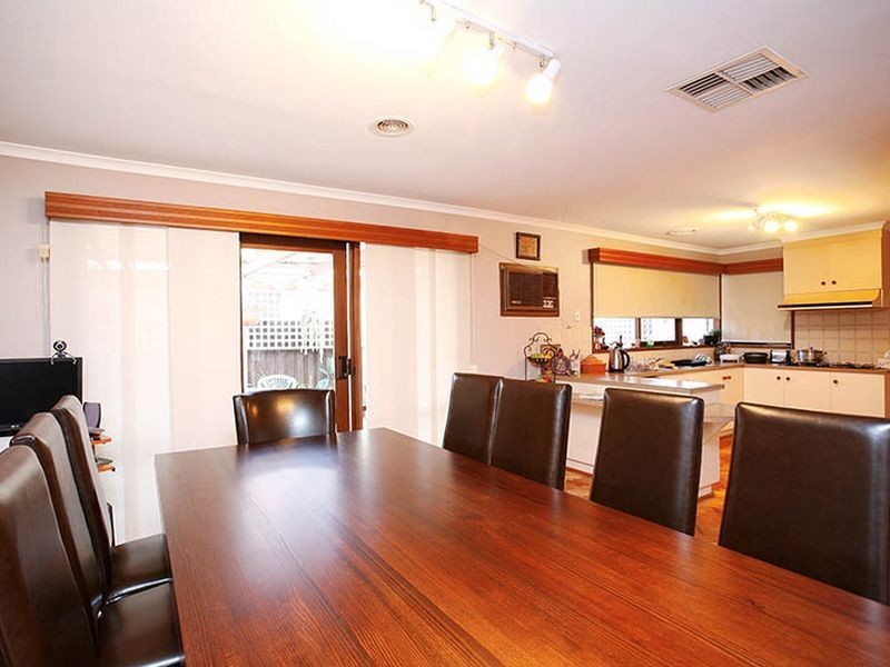 10 Fern Court, Mill Park VIC 3082