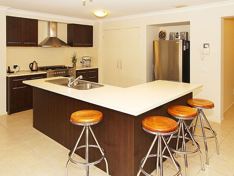 18 Kestrel Road, South Morang VIC 3752