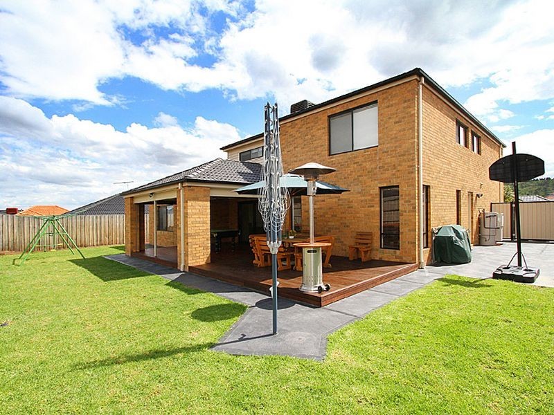 18 Kestrel Road, South Morang VIC 3752