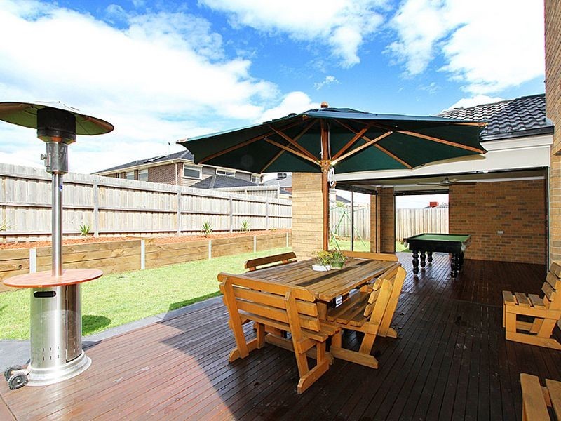 18 Kestrel Road, South Morang VIC 3752