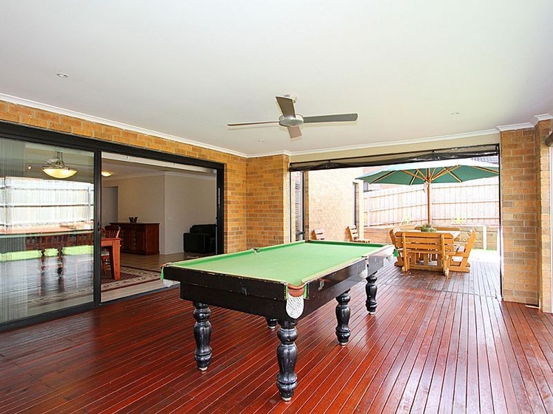 18 Kestrel Road, South Morang VIC 3752