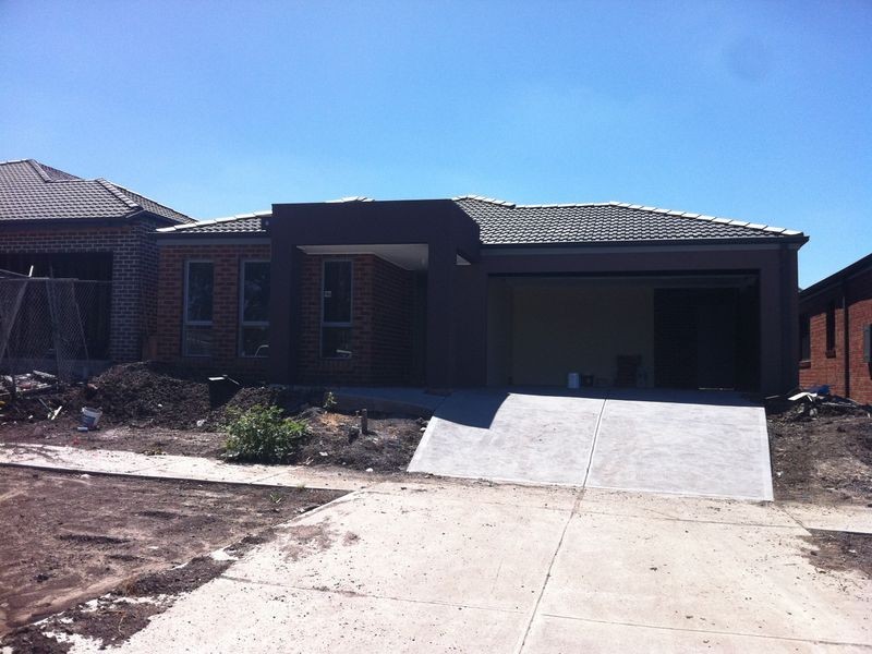 4 Moffat Drive, Lalor VIC 3075