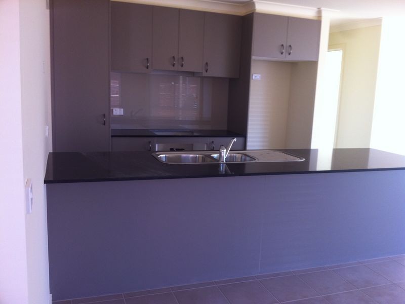 4 Moffat Drive, Lalor VIC 3075