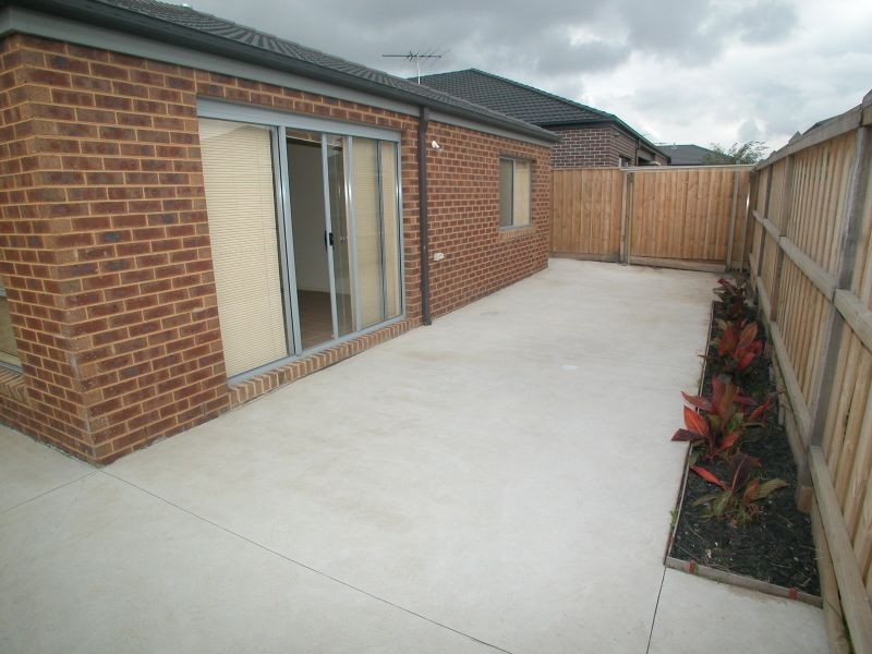 6 Moffat Drive, Lalor VIC 3075