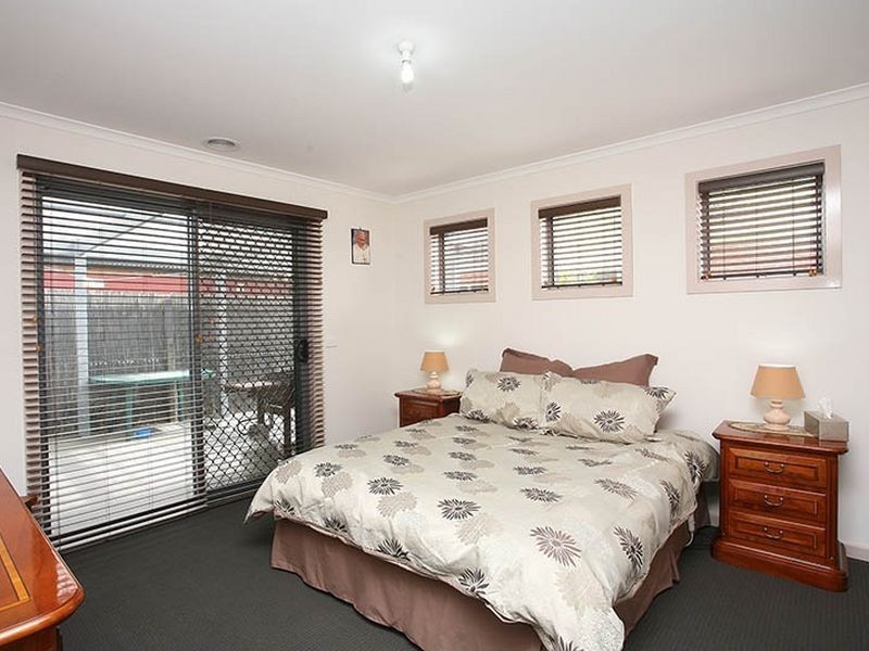 14 Tiara Drive, South Morang VIC 3752