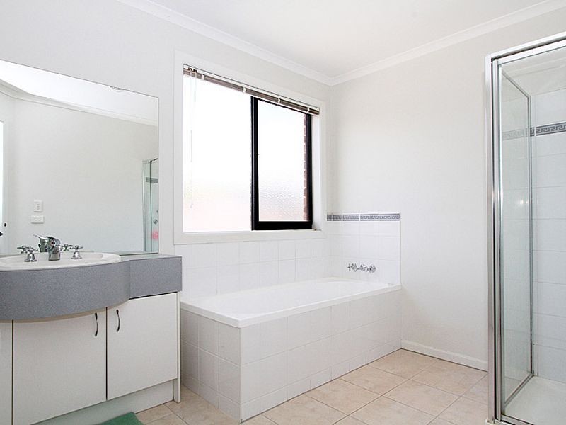 11 Junor Court, South Morang VIC 3752