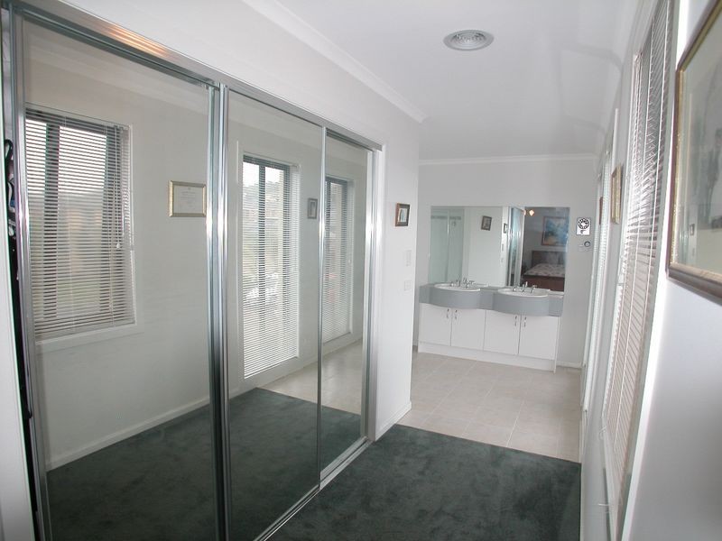 11 Junor Court, South Morang VIC 3752