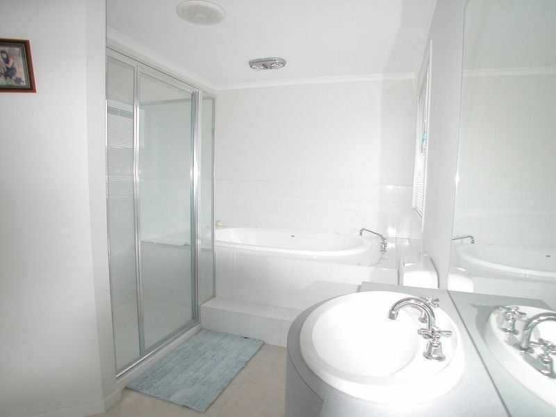 11 Junor Court, South Morang VIC 3752