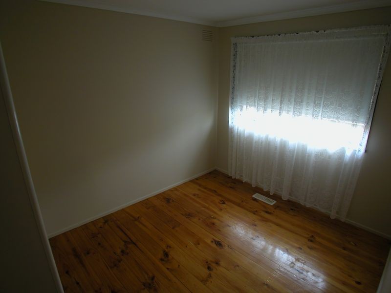 8 Strickland Avenue, Mill Park VIC 3082