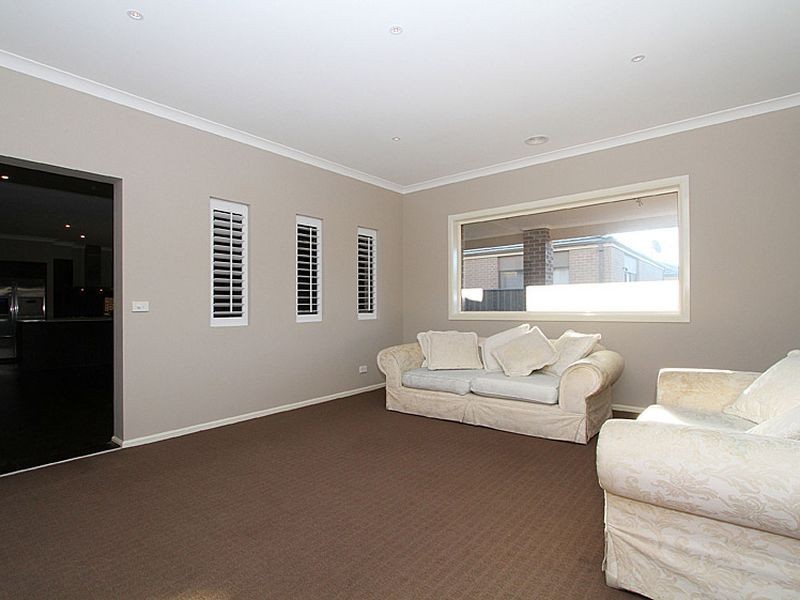 13 Le Page Run, South Morang VIC 3752