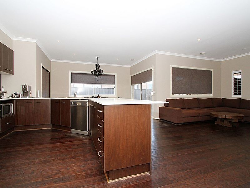 13 Le Page Run, South Morang VIC 3752
