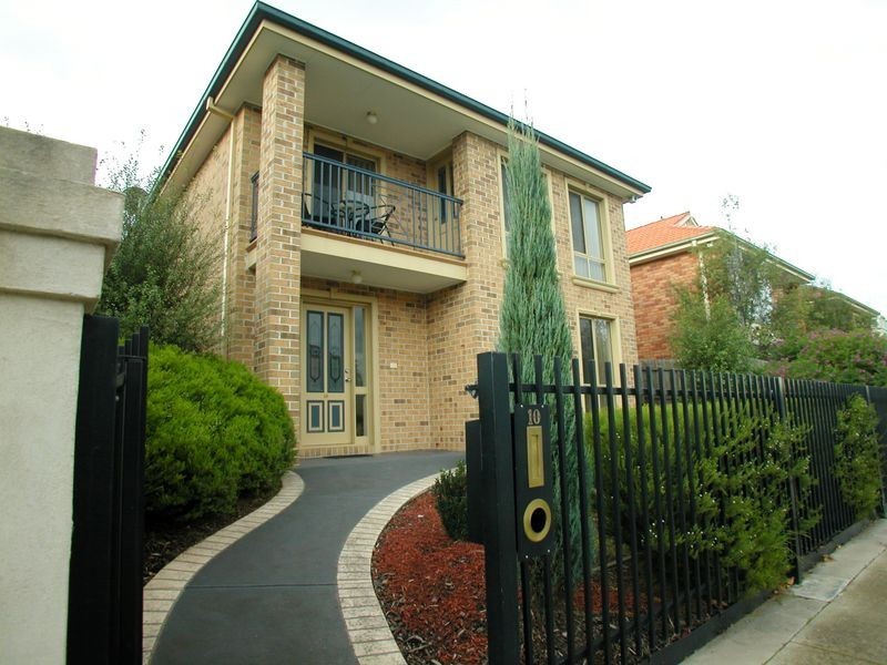 10 Elysee Avenue, South Morang VIC 3752