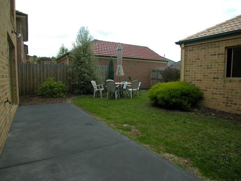 10 Elysee Avenue, South Morang VIC 3752