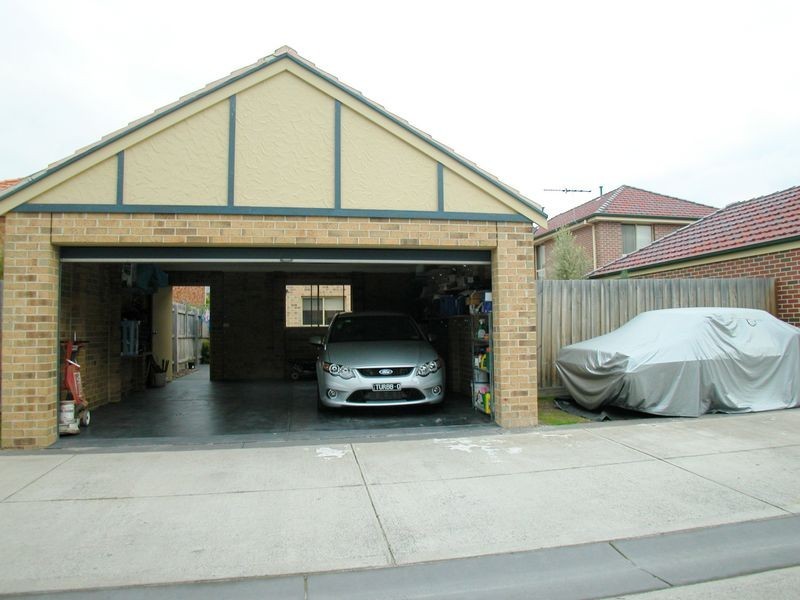 10 Elysee Avenue, South Morang VIC 3752