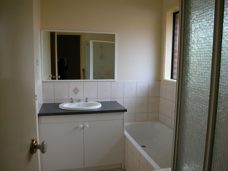 2/183 Roycroft Avenue, Mill Park VIC 3082