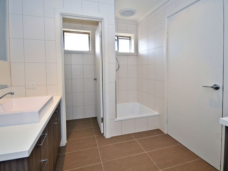 2/9 Asquith Street, Reservoir VIC 3073