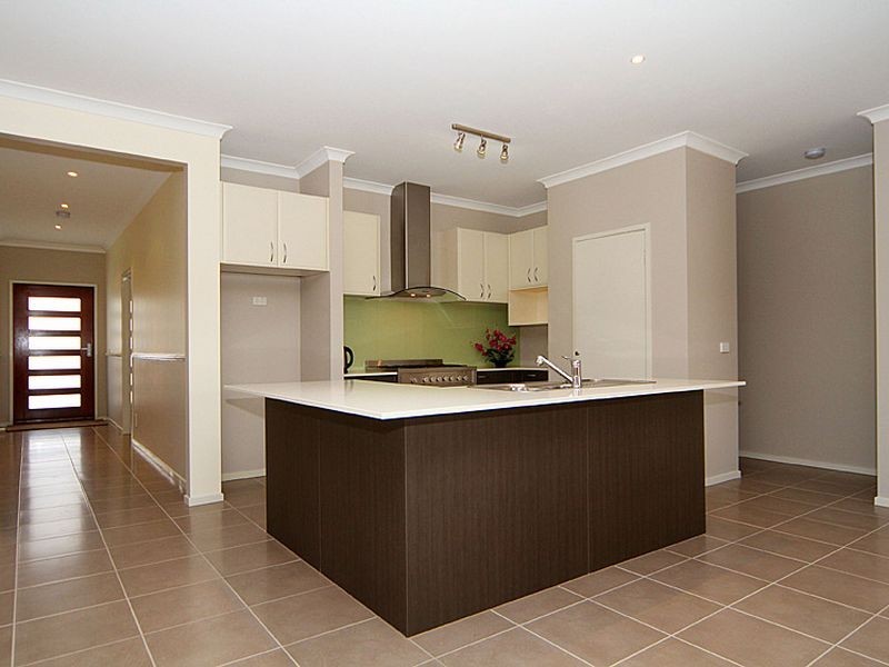 12 Brindabella Green, Mernda VIC 3754