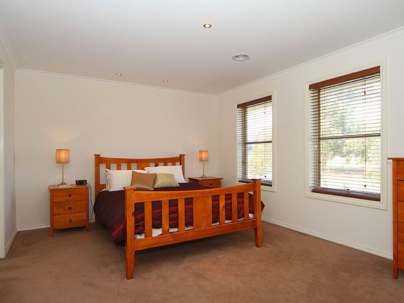 39 Vincent Drive, South Morang VIC 3752