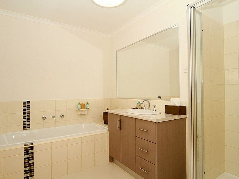 39 Vincent Drive, South Morang VIC 3752