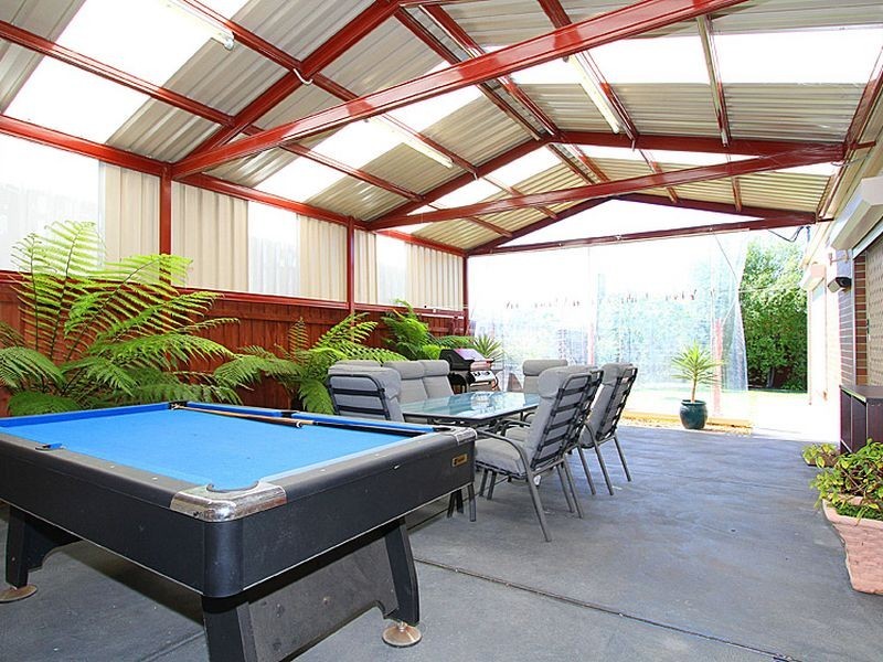 24 Lazar Grove, South Morang VIC 3752