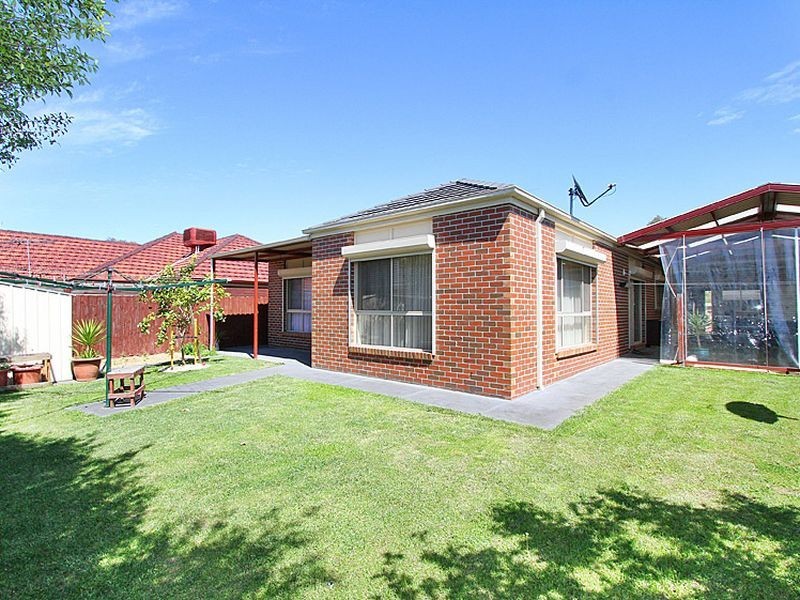 24 Lazar Grove, South Morang VIC 3752