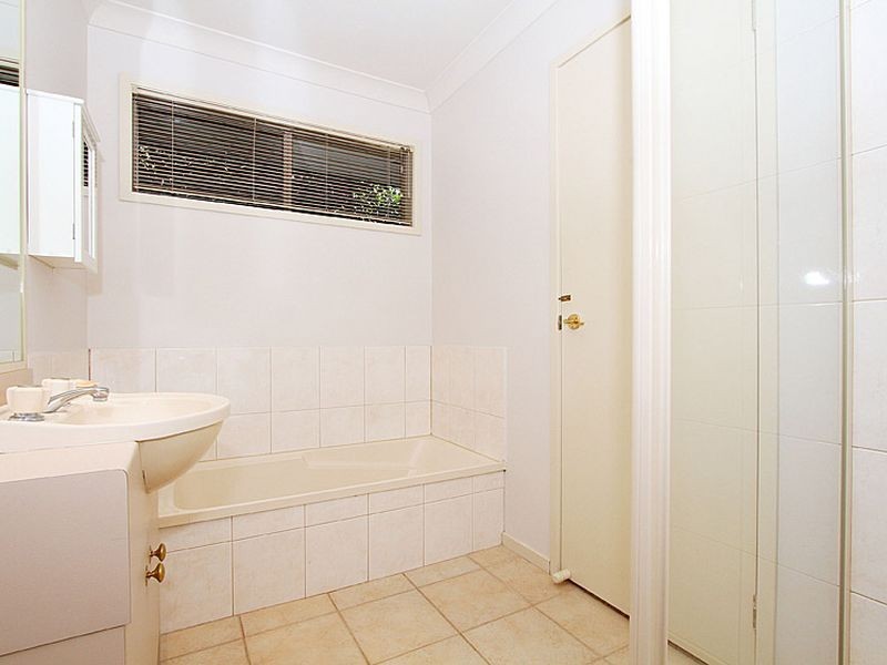 2 Magpie Walk, South Morang VIC 3752