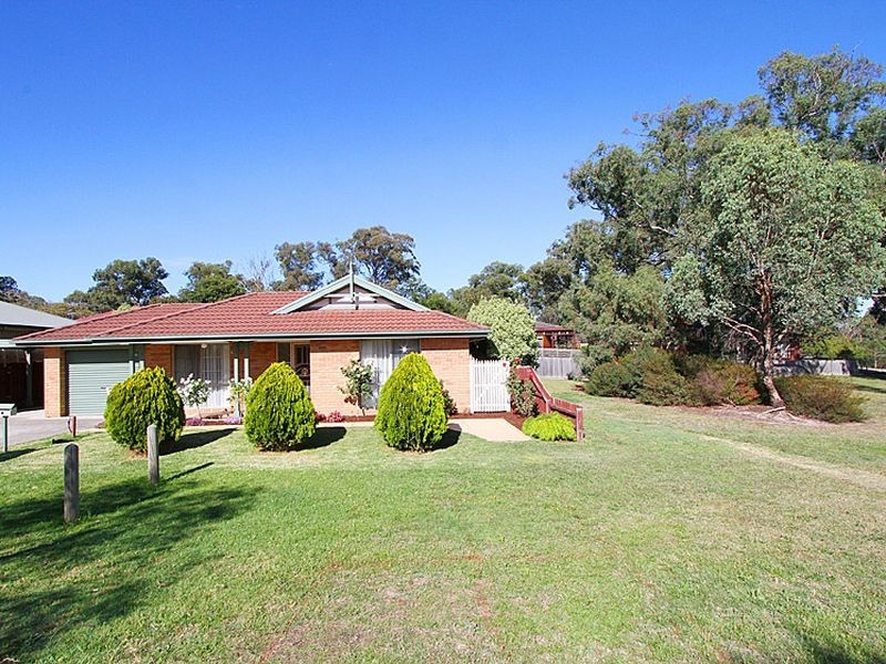 2 Magpie Walk, South Morang VIC 3752