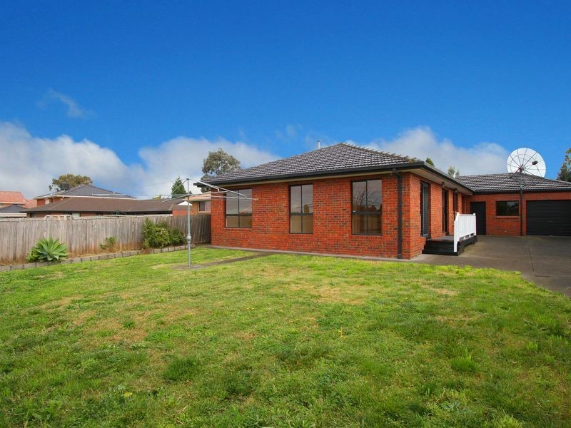 85 Woolnough Drive, Mill Park VIC 3082