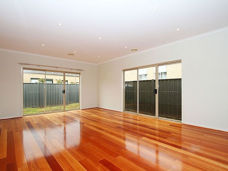 24 Paisley Crescent, Mernda VIC 3754