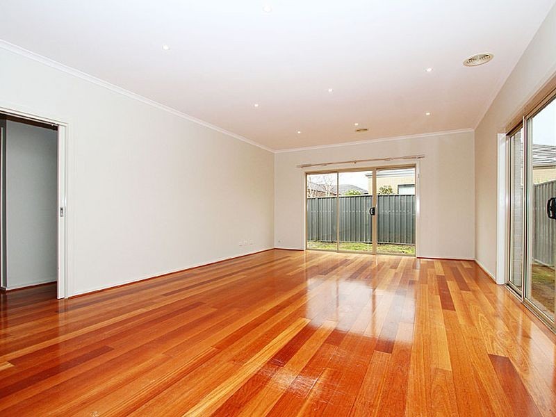 24 Paisley Crescent, Mernda VIC 3754