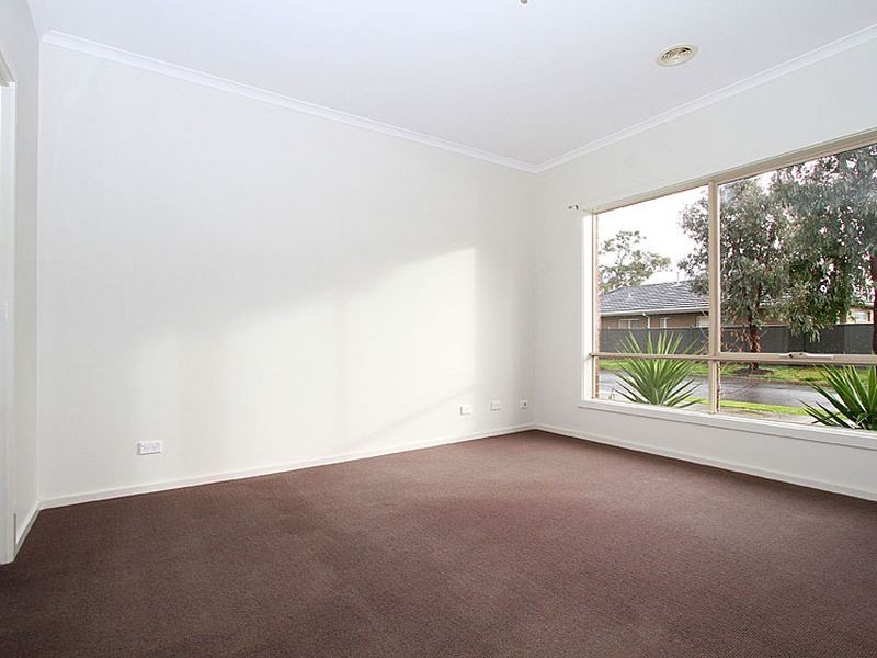 24 Paisley Crescent, Mernda VIC 3754