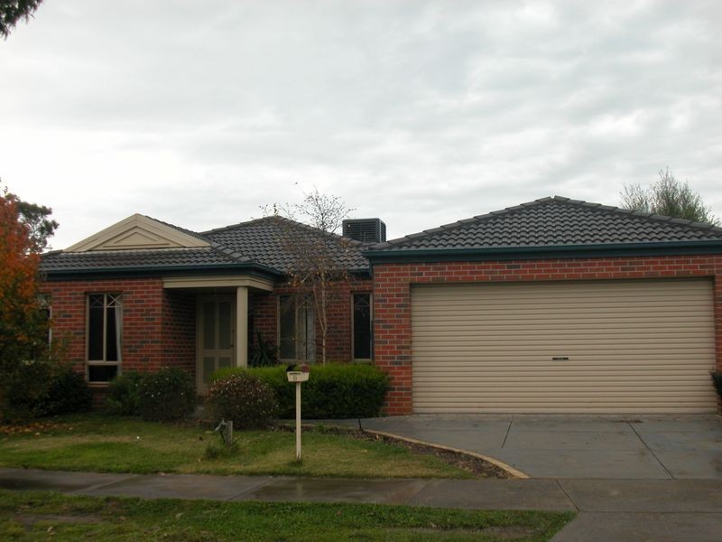 8 Featherpark Terrace, South Morang VIC 3752
