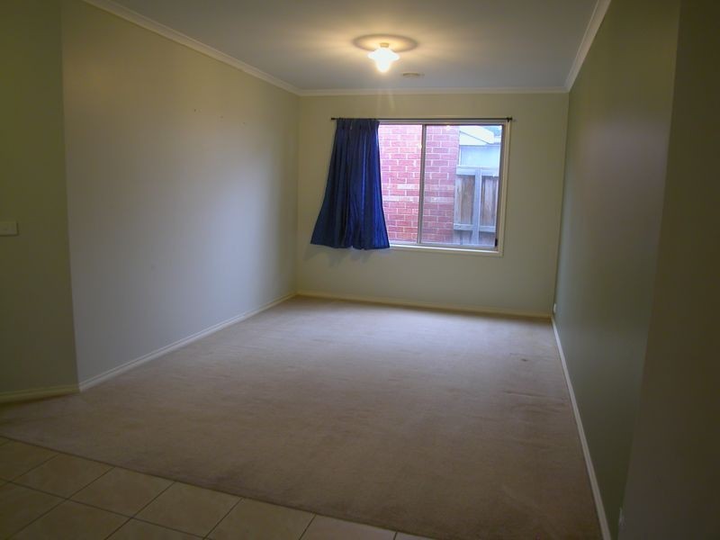 8 Featherpark Terrace, South Morang VIC 3752