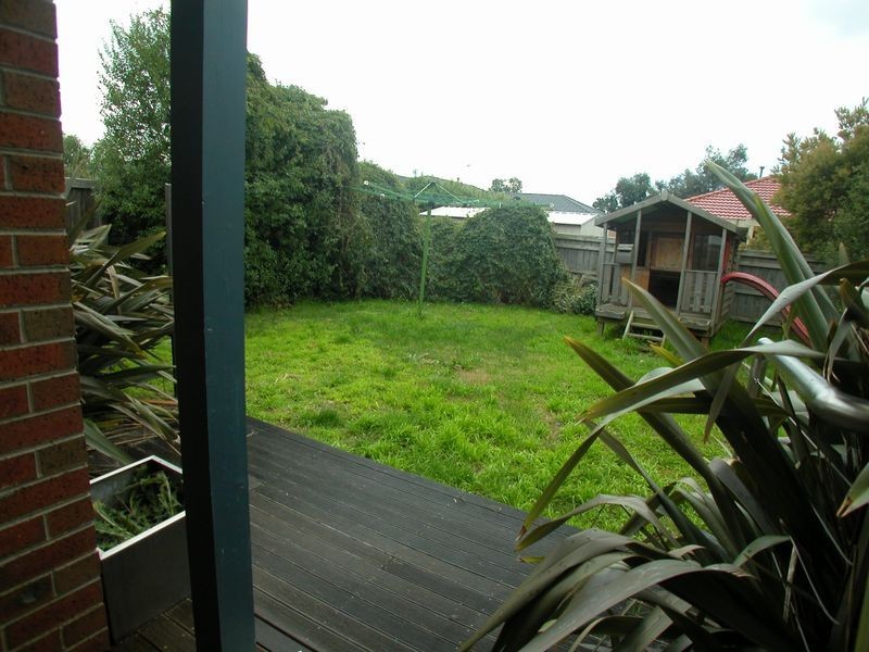 8 Featherpark Terrace, South Morang VIC 3752