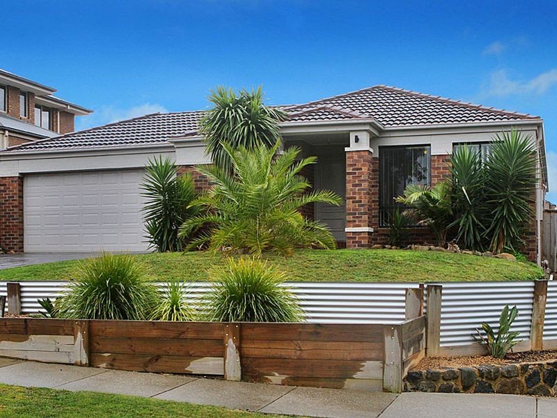 19 Strathoon Crescent, South Morang VIC 3752