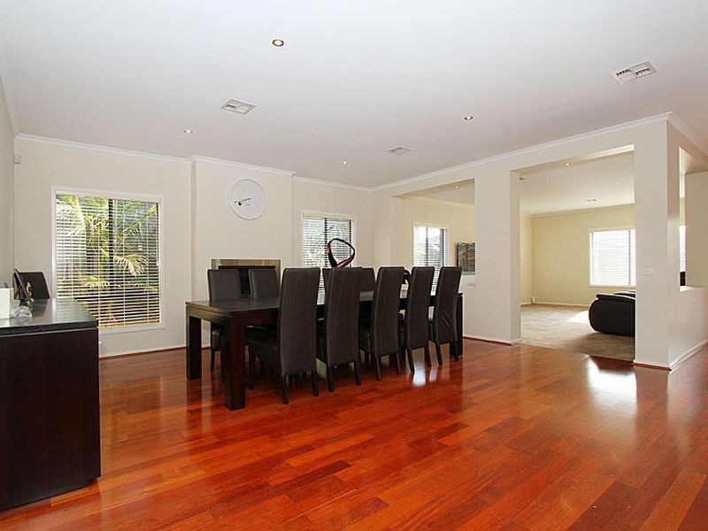 16 Wilderness Parade, South Morang VIC 3752