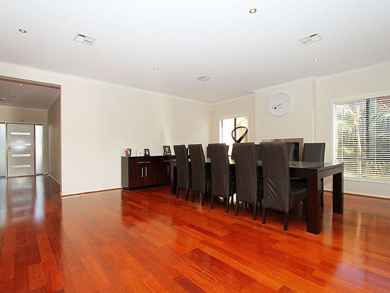 16 Wilderness Parade, South Morang VIC 3752