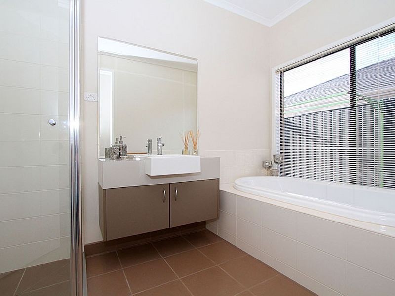 16 Wilderness Parade, South Morang VIC 3752