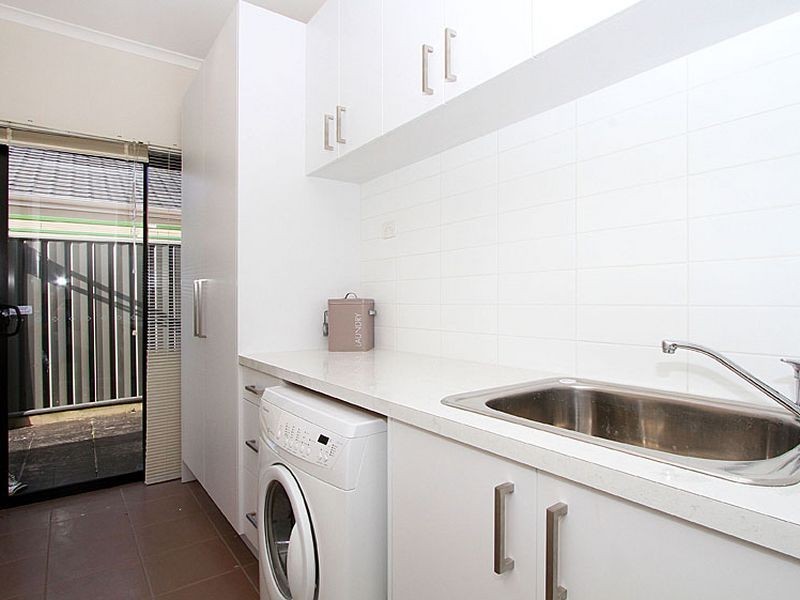 16 Wilderness Parade, South Morang VIC 3752