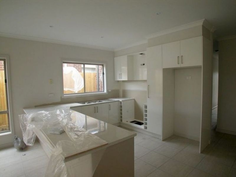 25 Lydgate Terrace, Epping VIC 3076